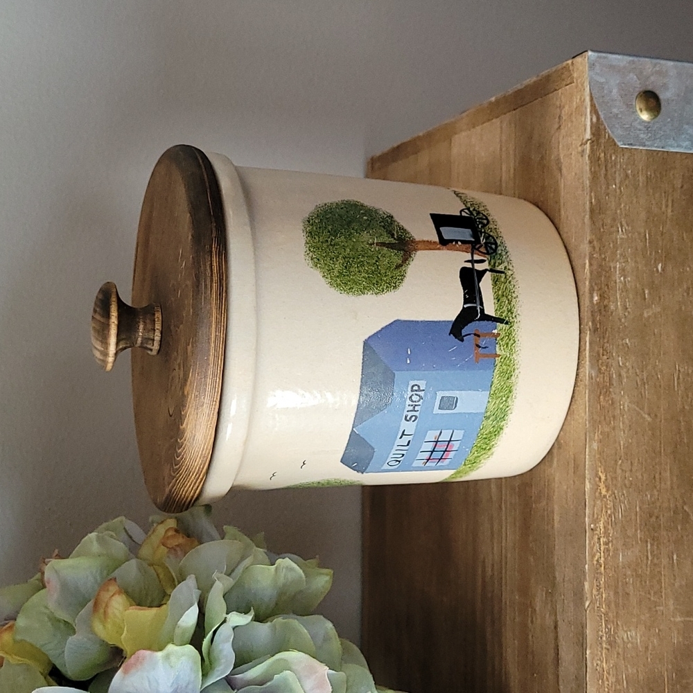 Robinson-Ransbottom Ohio Pottery Covered 1 Qt. Crock